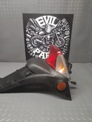 Piloto + Portamatriculas Kymco Bet&Win 250 2006