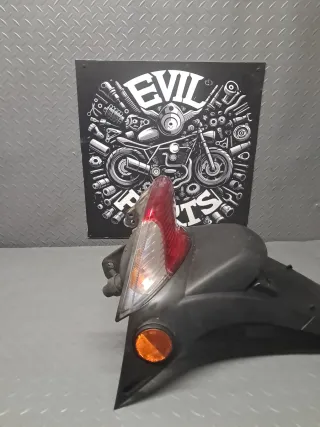 Piloto + Portamatriculas Kymco Bet&Win 250 2006