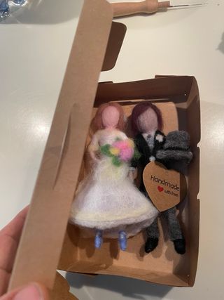 Piccole bambole sposi feltro decorazione nozze