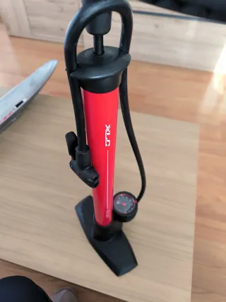 Inflador de Bicicleta Rojo con Manómetro