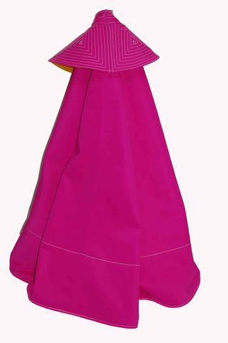 Paraguas rosa con diseño geométrico