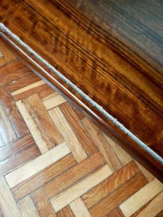 Aparador de madera marrón