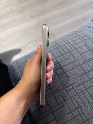 iPhone 15 Pro Max Gris/Plata 256 GB 89 de bateria