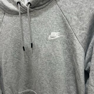 Sudadera Nike con capucha gris