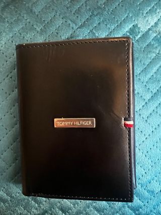 Cartera Tommy Hilfiger Negra