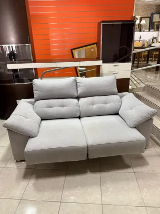 Sofá de tela gris