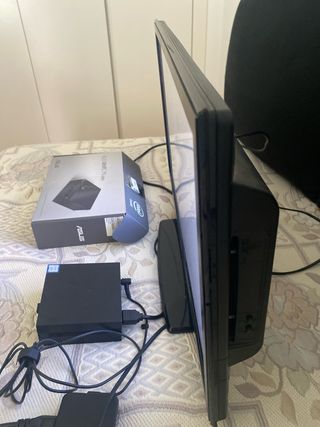 Mini PC Asus PN61 i5-8265U 250gb y 512 gb ssd