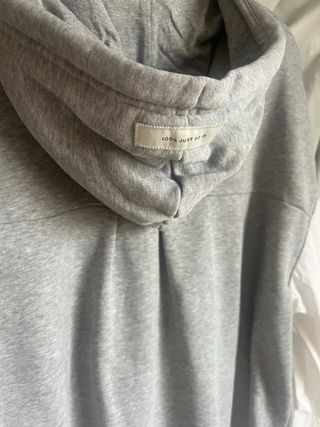 Sudadera Nike gris y blanca mangas camisa