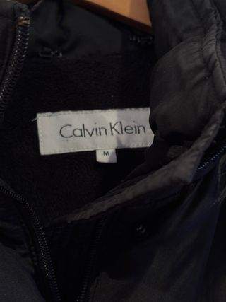 Abrigo Calvin Klein Talla M con Capucha