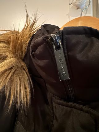 Abrigo Calvin Klein Talla M con Capucha