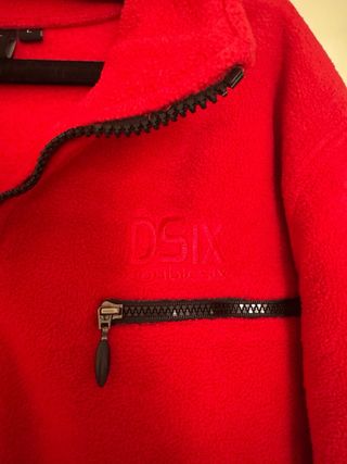 Sudadera polar roja (unisex)