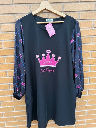 Vestido negro Chill&Buy corona y labios