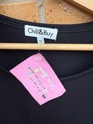 Vestido negro Chill&Buy corona y labios