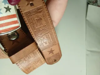 Cintura in pelle con dollaro USA e fibbia USA