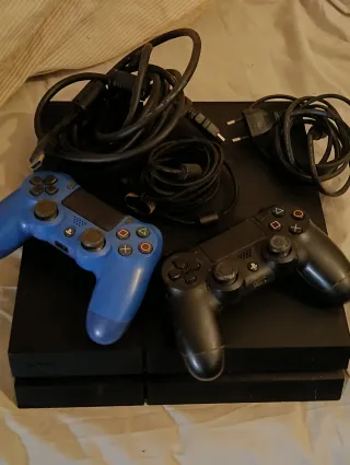 PS4 (PlayStation 4) 1TB con cavi e 2 controller
