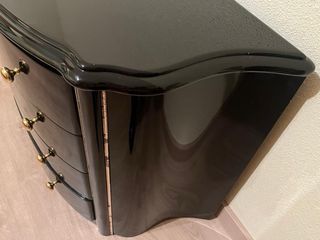 Cómoda Negra de Madera Maciza