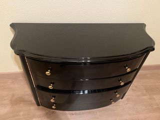 Cómoda Negra de Madera Maciza