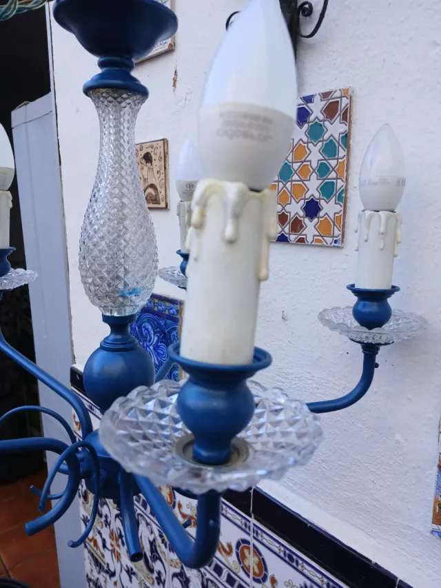 Lámpara de techo azul y cristal