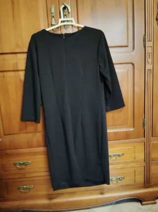 Vestido negro cruzado