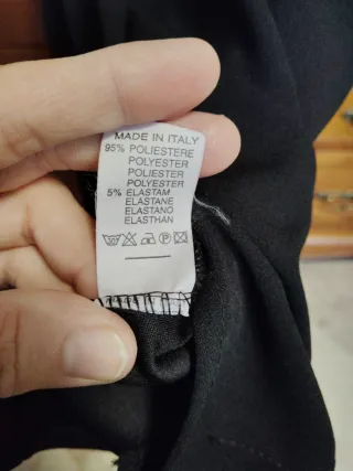 Vestido negro cruzado