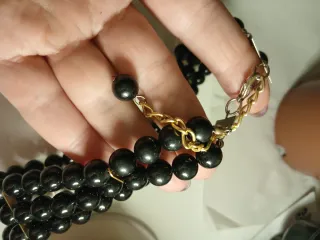 Collana girocollo perle nere e oro