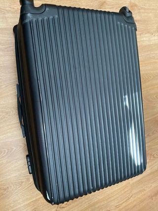 Maleta de viaje negra