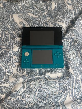Nintendo 3DS Verde con giochi e custodia