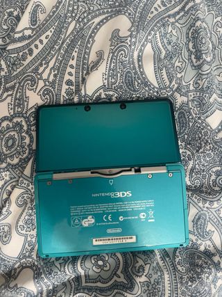 Nintendo 3DS Verde con giochi e custodia