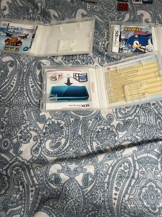 Nintendo 3DS Verde con giochi e custodia