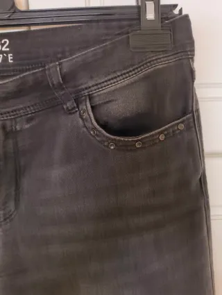 Pantalón vaquero negro