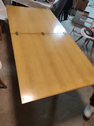 Mesa de comedor extensible de madera