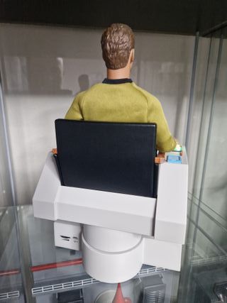 QMx Star Trek Capitán Kirk Figura Articulada