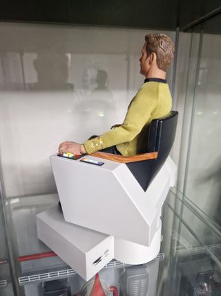 QMx Star Trek Capitán Kirk Figura Articulada