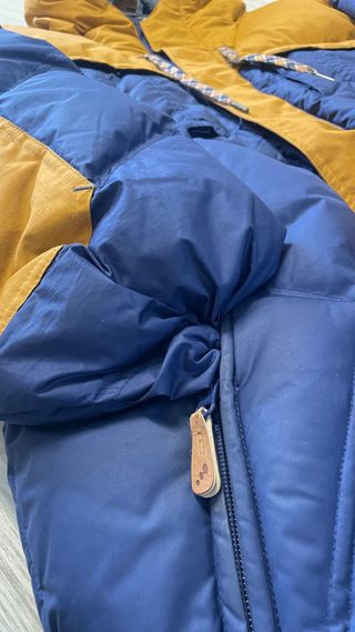 Cazadora acolchada invierno azul y amarilla