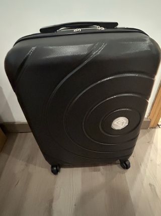 Valija negra con ruedas