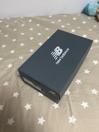 New Balance 327 Verde/Blanco Talla 43