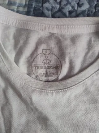 Camiseta de gatos con gafas de sol