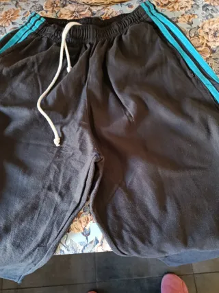Pantalón de chándal negro con rayas