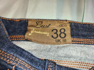 Pantalón vaquero Stradivarius talla 38