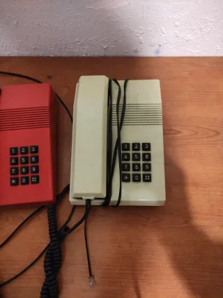 2 Teléfonos Fijos Vintage