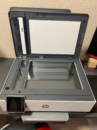 Impresora HP OfficeJet Pro 8022 con sus cables
