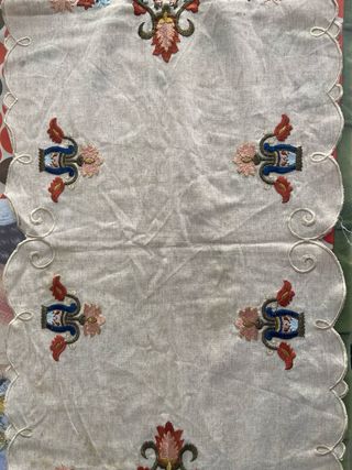 Tapete antiguo bordado