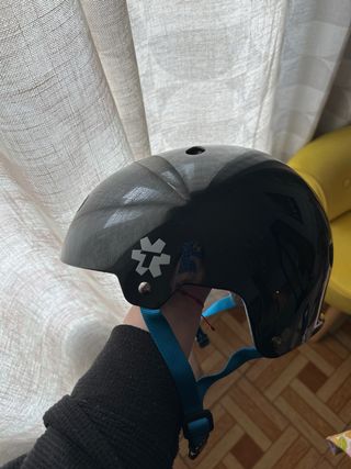 Casco de skate negro