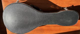 Mandolina nueva con funda y afinador