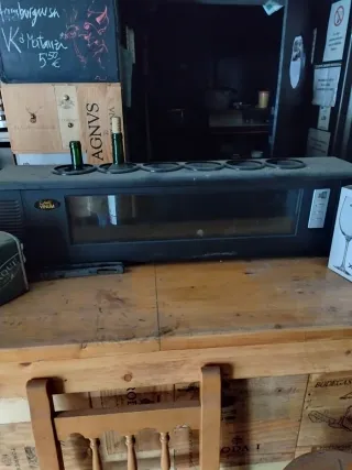 Mesa y sillas de bar