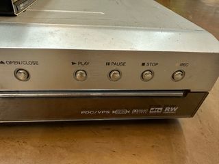 Reproductor DVD LG con Varios DVDs