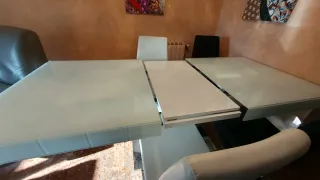 Mesa comedor extensible diseño moderno
