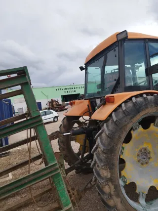 Ruedas finas buen estado