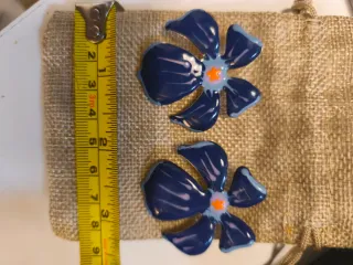 Pendientes flor bisutería azul y naranja