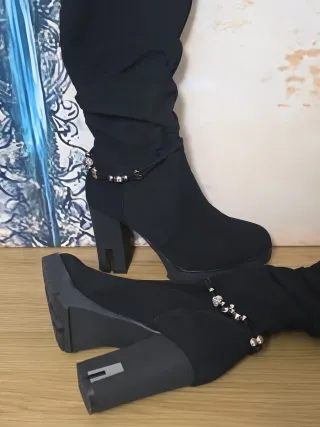 BOTAS ALTAS NÚMERO 38. NUEVAS